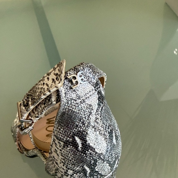 Sam Edelman Heel Sandals Sam Edelman Leather Silver and Black Sandals Size 7.5 - Picture 5 of 9